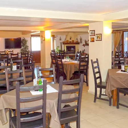 Yakovtsi Inn * Yakovtsi