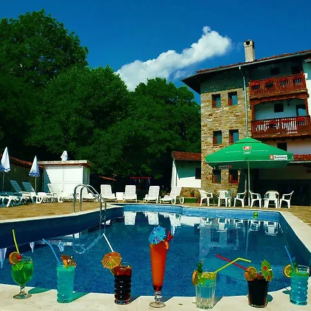 Yakovtsi Inn *