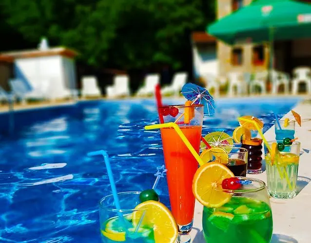 Отель Yakovtsi Inn Yakovtsi