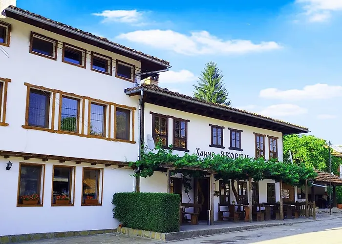 Yakovtsi Inn Hotel *