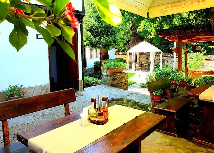 Отель Yakovtsi Inn *