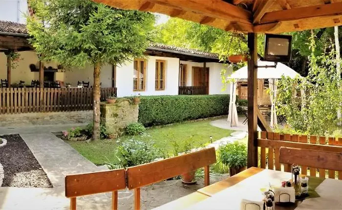 Yakovtsi Inn Отель *